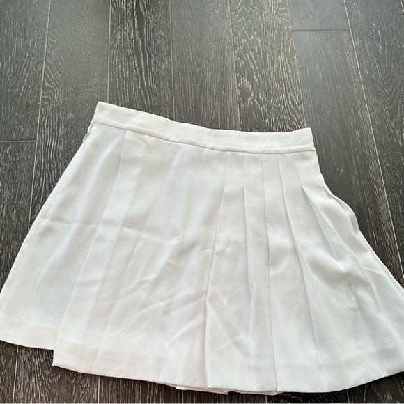 Zara Pleated White Skirt - Picture 3 of 7